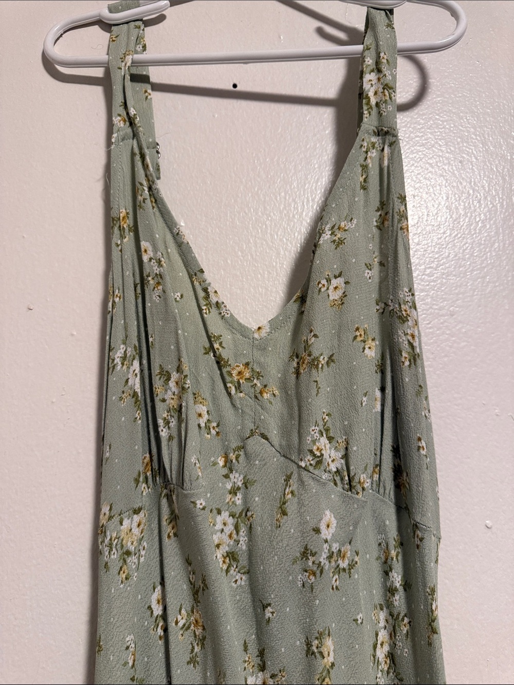 Sage Green Floral Maxi Dress with V-Neck - Picture 2 of 3